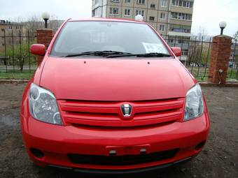 2004 Toyota ist Pictures