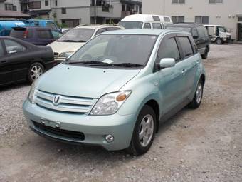 2004 Toyota ist Pictures