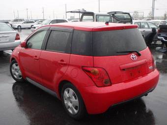 2004 Toyota ist Pictures