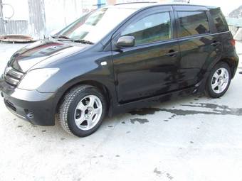 2004 Toyota ist Pictures