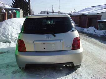 2004 Toyota ist Pictures