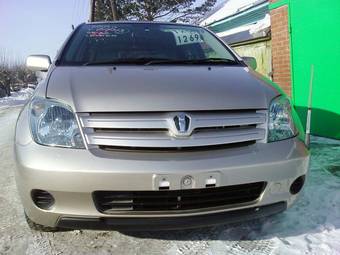 2004 Toyota ist Pictures
