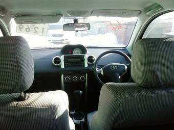 2004 Toyota ist Photos