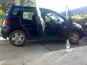 2004 Toyota ist Photos