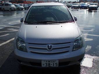 2004 Toyota ist Images