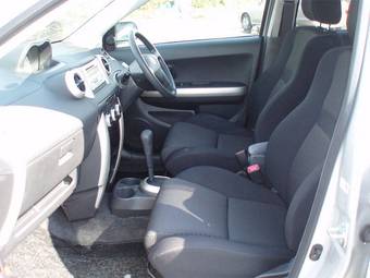2004 Toyota ist Pictures