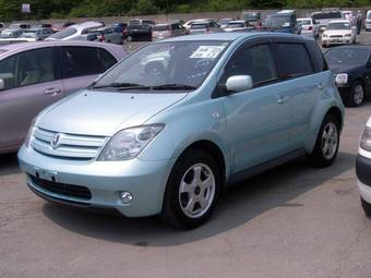 2004 Toyota ist Pics