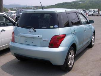 2004 Toyota ist Pictures