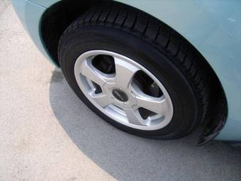 2004 Toyota ist Pictures