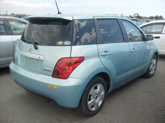 2004 Toyota ist Pictures