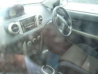 2004 Toyota ist Pics