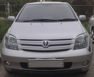 2004 Toyota ist Pictures