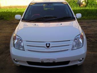 2004 Toyota ist Pictures