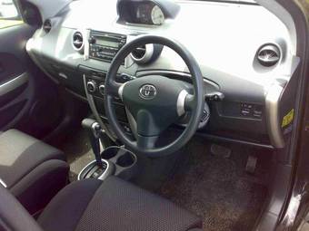 2004 Toyota ist Pictures