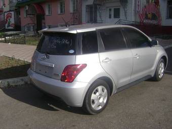 2004 Toyota ist Pictures