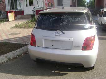 2004 Toyota ist Photos