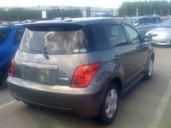 2004 Toyota ist Photos