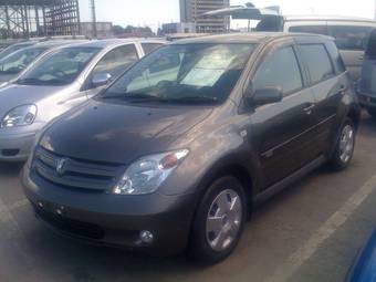 2004 Toyota ist Pictures