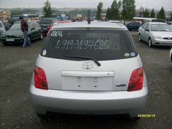 2004 Toyota ist Pictures