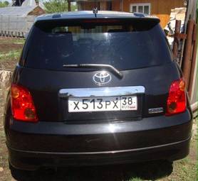 2004 Toyota ist Pictures