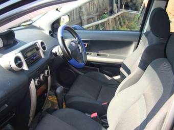 2004 Toyota ist Photos