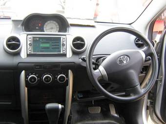 2004 Toyota ist Pics