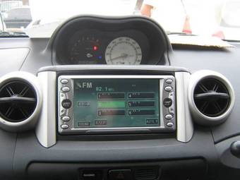 2004 Toyota ist Pictures