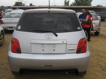 2004 Toyota ist Pictures