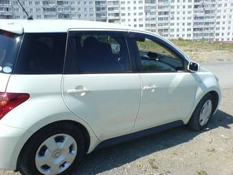 2004 Toyota ist Photos