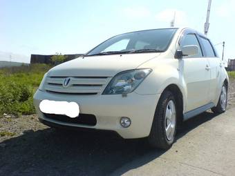 2004 Toyota ist Pictures