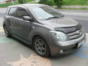 2004 Toyota ist Pics