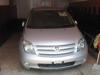 2004 Toyota ist Wallpapers