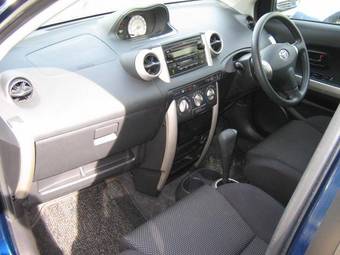 2004 Toyota ist Photos