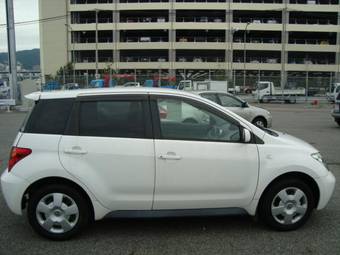 2004 Toyota ist Pictures