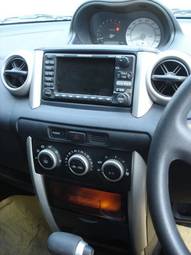 2004 Toyota ist Pictures