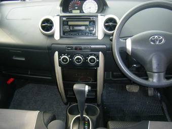 2004 Toyota ist Pictures