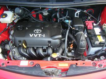 2004 Toyota ist Photos
