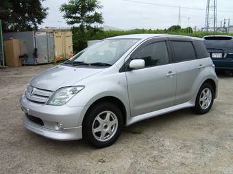 2004 Toyota ist Pictures