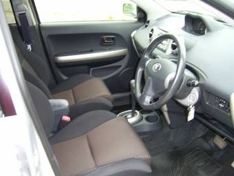 2004 Toyota ist Images