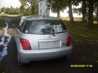 2004 Toyota ist Photos