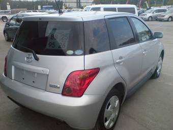 2004 Toyota ist Pictures