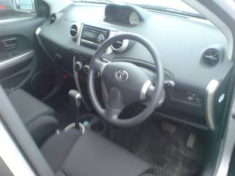 2004 Toyota ist Pictures