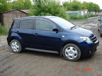 2004 Toyota ist Pictures