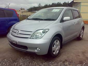 2004 Toyota ist Photos