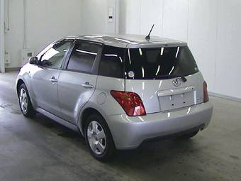 2004 Toyota ist Pics