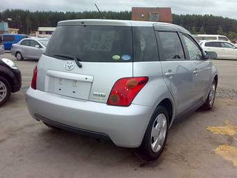 2004 Toyota ist Pictures