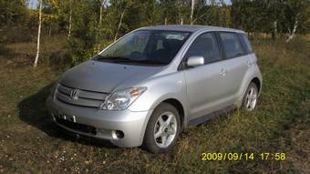 2004 Toyota ist Photos