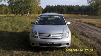 2004 Toyota ist Photos