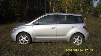 2004 Toyota ist Photos