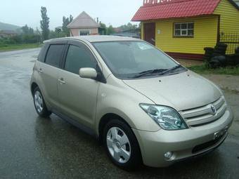 2004 Toyota ist Pictures